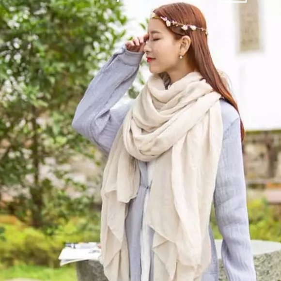 Trendy Winter Fashion Lightweight Scarf - Picture 2 of 5